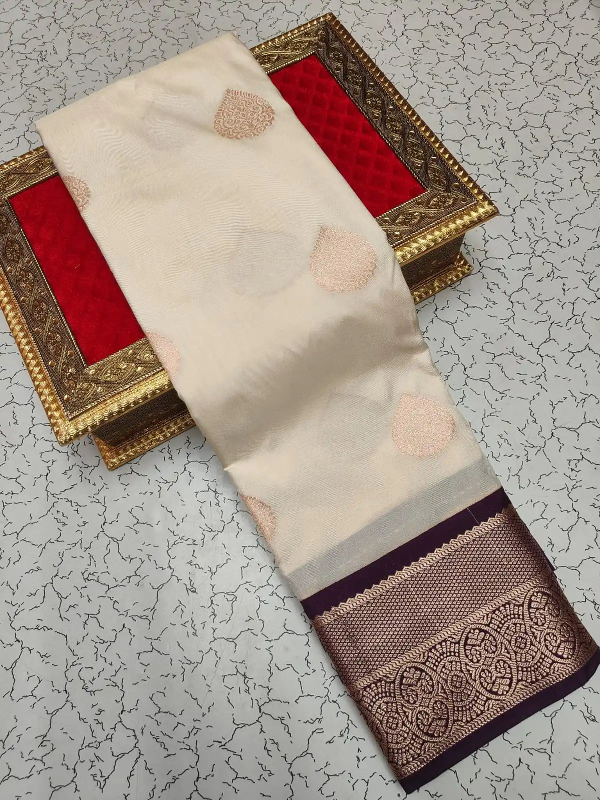 Mandala Butta Semi Kanchipuram Silk Saree